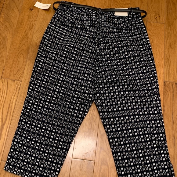 Gloria Vanderbilt Luxe Sateen Slim Leg Capri Pants Size 8, NWT - Picture 6 of 6